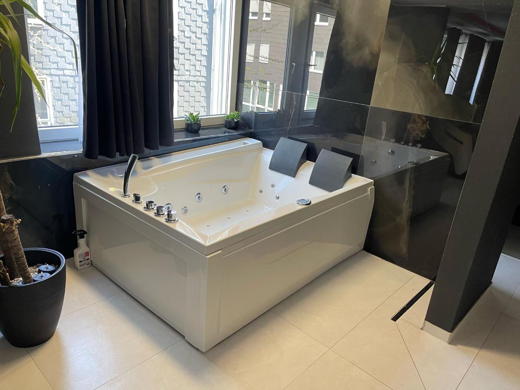 Ferienwohnung Spa Delluxe Essen Esterno foto